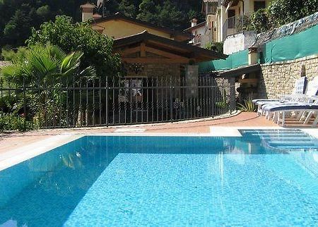 B&B Villa Fior Di Loto ลีโมเนซุลการ์ดา ภายนอก รูปภาพ